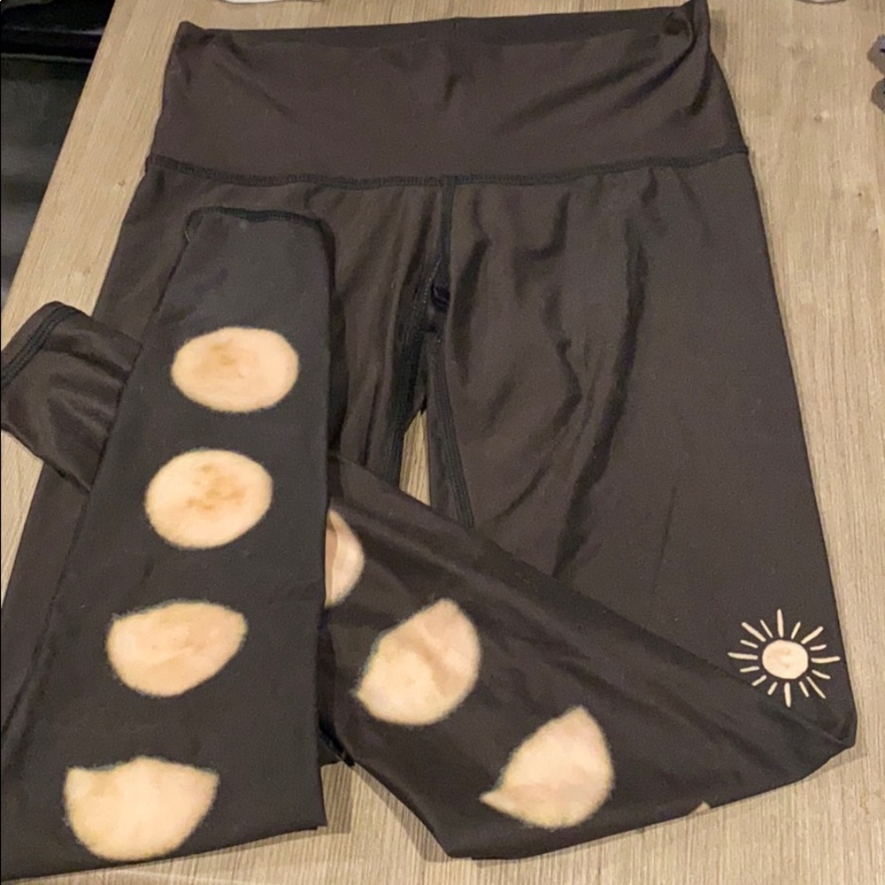 Teeki moon leggings!!